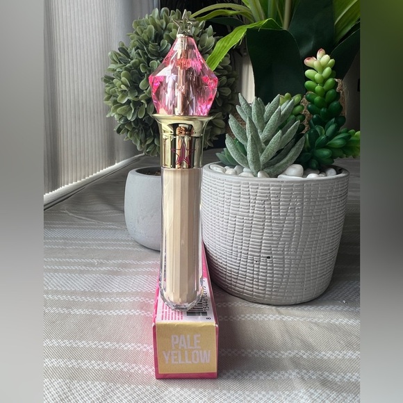 *SOLD*Jeffree Star Magic Candy Corrector Pale Yellow - Picture 4 of 5